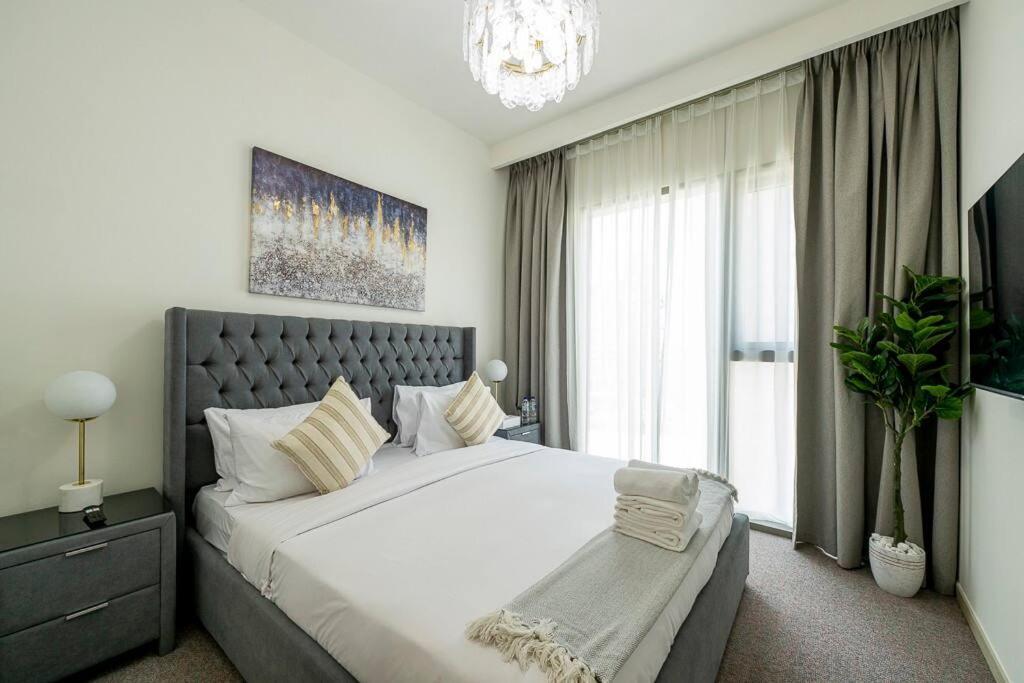 Apartment 3 Bedroom Luxury Living Downtown Views Burj Khalifa Views