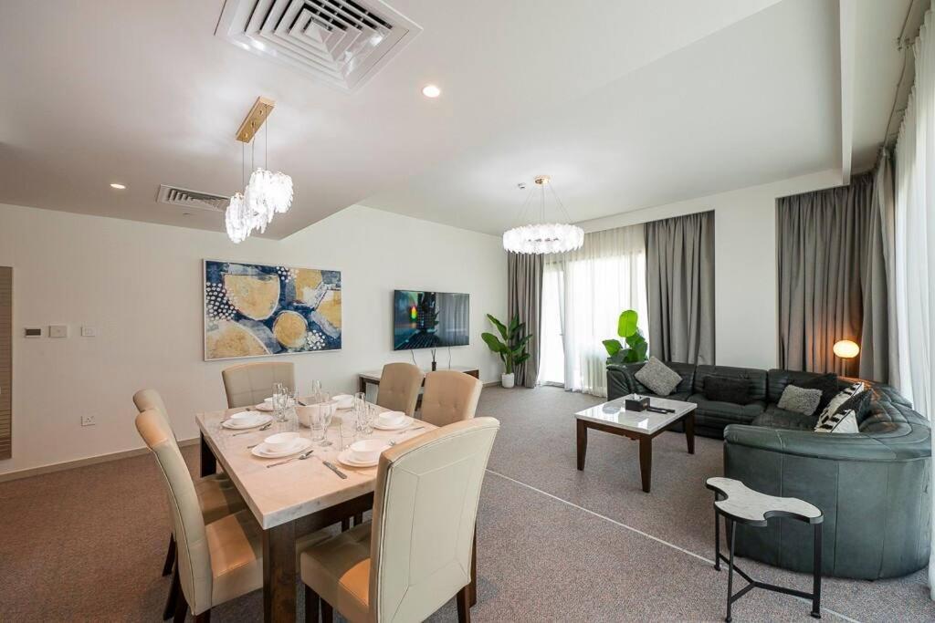 Apartment 3 Bedroom Luxury Living Downtown Views Burj Khalifa Views Dubai