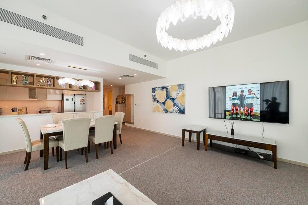 3 Bedroom Luxury Living Downtown Views Burj Khalifa Views Apartment Dubai