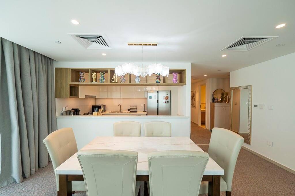 3 Bedroom Luxury Living Downtown Views Burj Khalifa Views