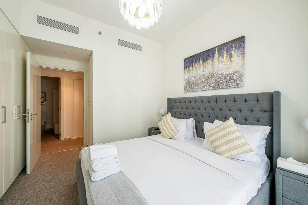 3 Bedroom Luxury Living Downtown Views Burj Khalifa Views Dubai