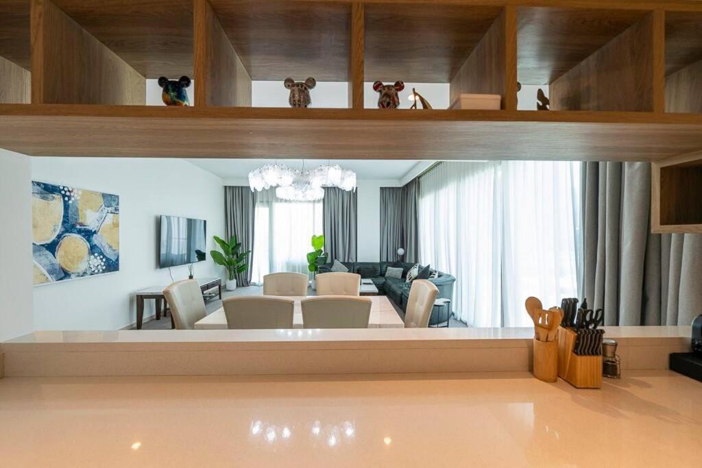 Apartment 3 Bedroom Luxury Living Downtown Views Burj Khalifa Views