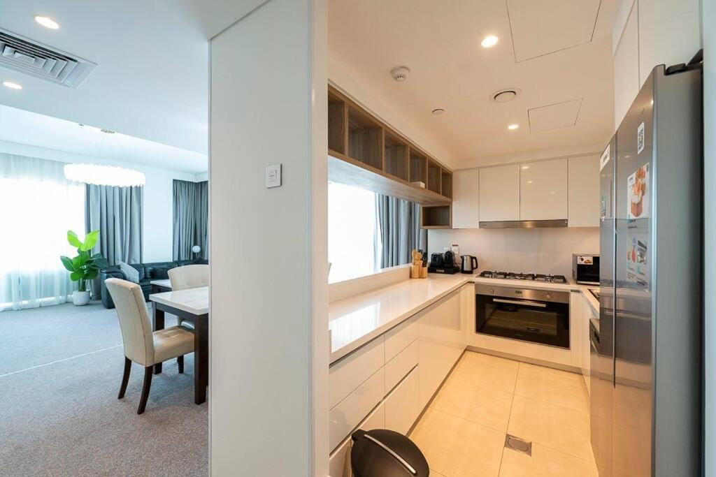 Apartment 3 Bedroom Luxury Living Downtown Views Burj Khalifa Views *