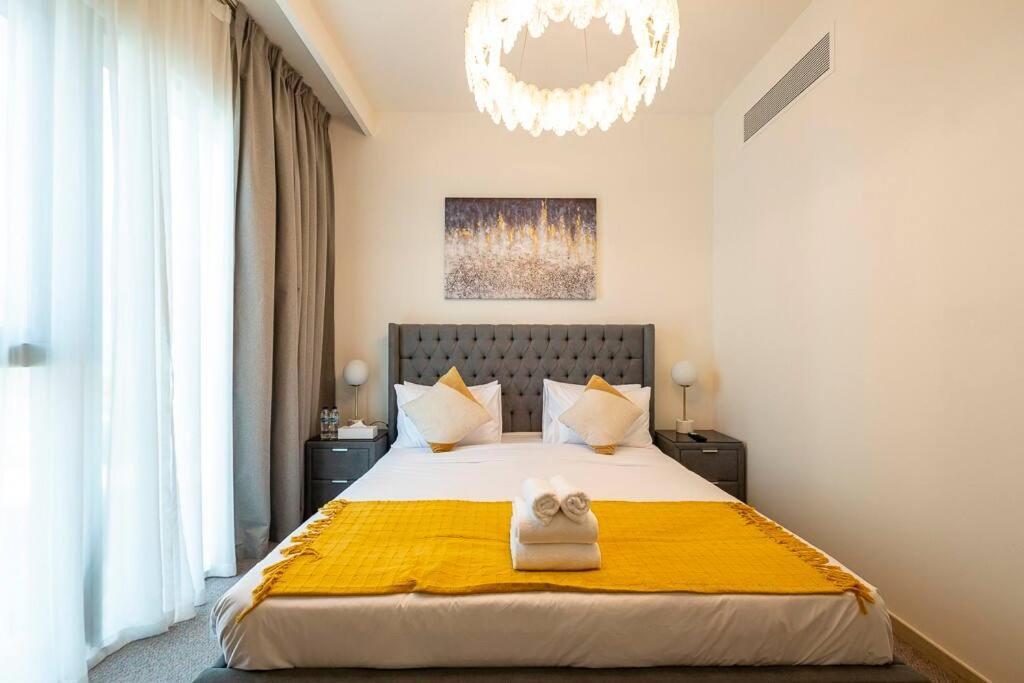 3 Bedroom Luxury Living Downtown Views Burj Khalifa Views * Dubai