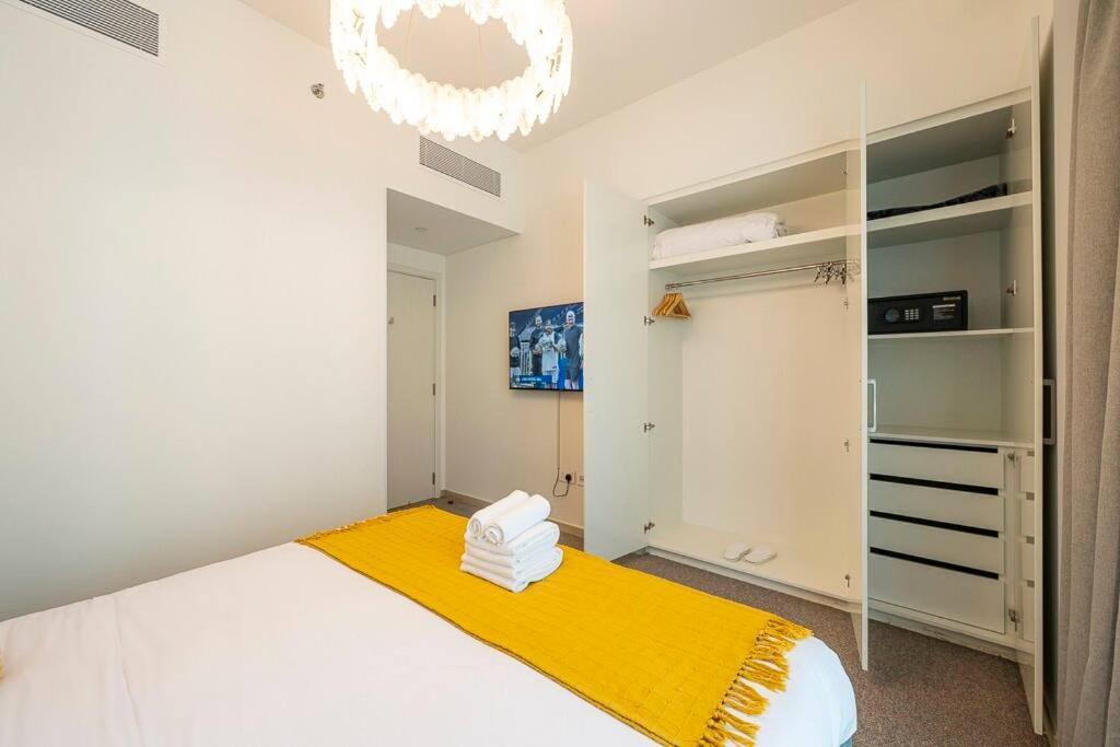 3 Bedroom Luxury Living Downtown Views Burj Khalifa Views Dubai