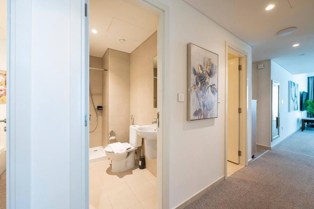 Apartment 3 Bedroom Luxury Living Downtown Views Burj Khalifa Views