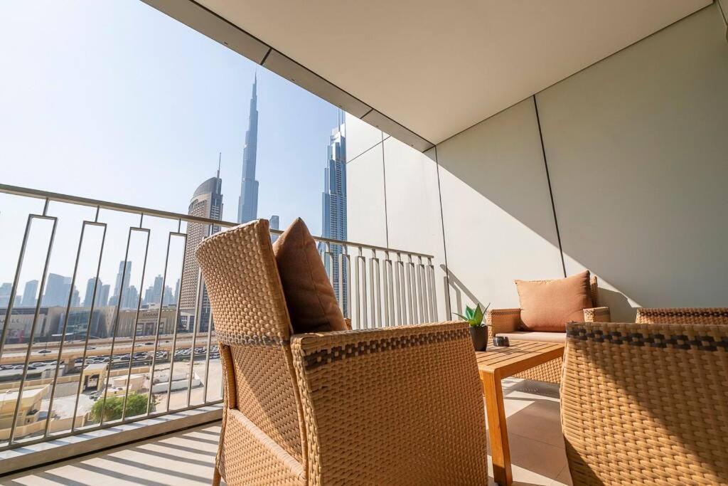 Apartment 3 Bedroom Luxury Living Downtown Views Burj Khalifa Views *