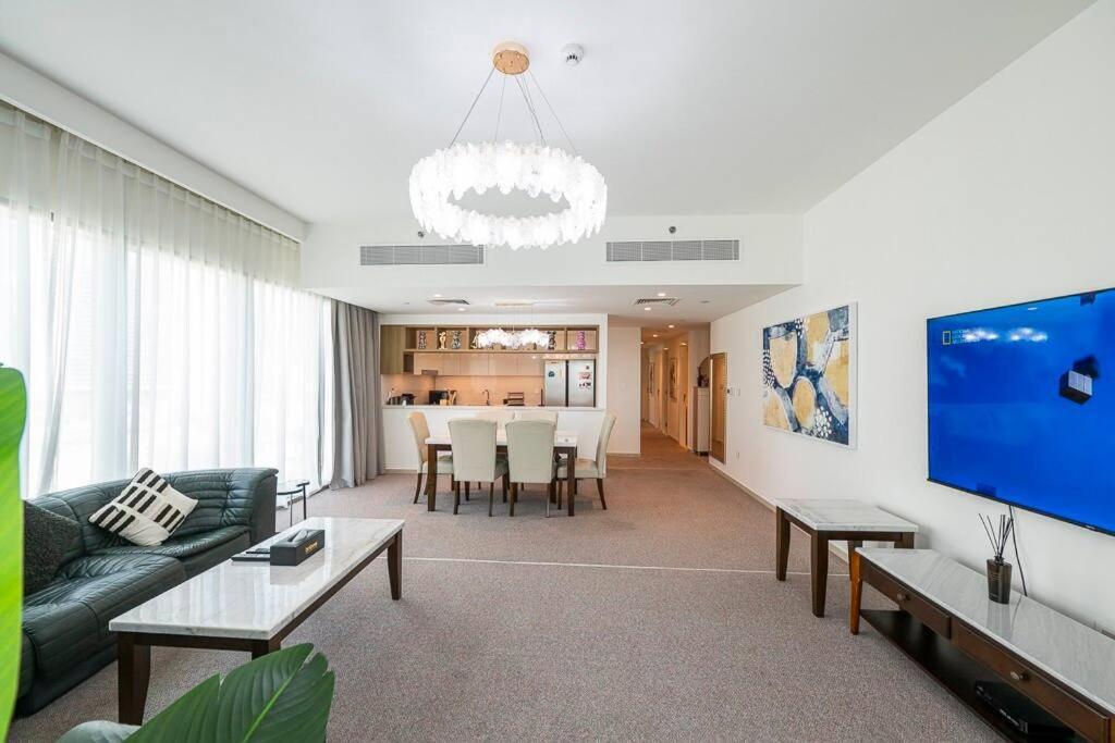 Apartment 3 Bedroom Luxury Living Downtown Views Burj Khalifa Views Dubai