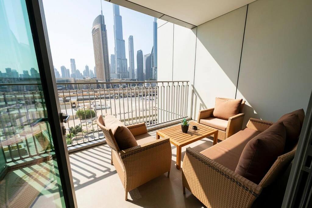 3 Bedroom Luxury Living Downtown Views Burj Khalifa Views