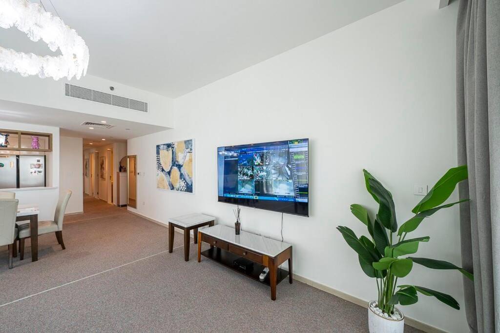3 Bedroom Luxury Living Downtown Views Burj Khalifa Views Apartment Dubai