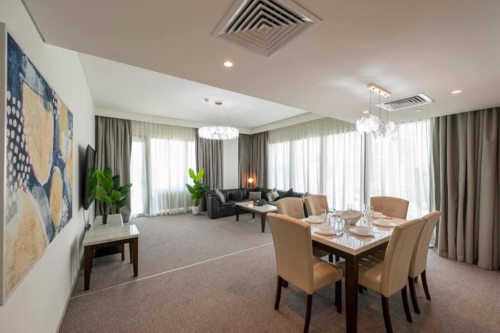 3 Bedroom Luxury Living Downtown Views Burj Khalifa Views * Dubai