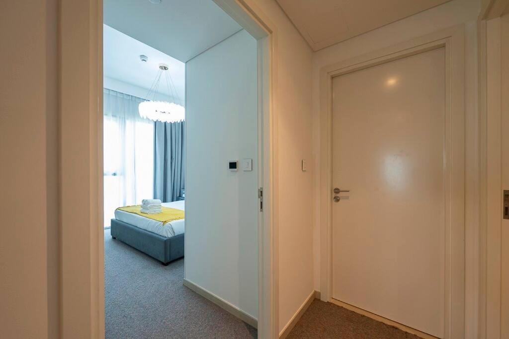 3 Bedroom Luxury Living Downtown Views Burj Khalifa Views Apartment